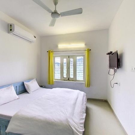Shikhar Bunglow - A Stunning Valley View Bungalow In Mount Abu Bed and Breakfast Esterno foto