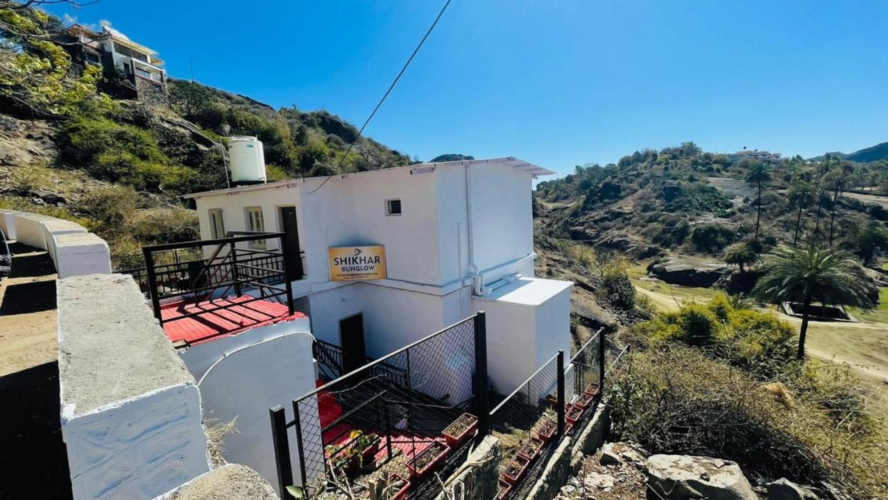 Shikhar Bunglow - A Stunning Valley View Bungalow In Mount Abu Bed and Breakfast Esterno foto