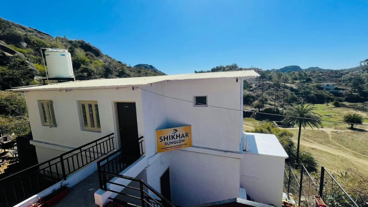 Shikhar Bunglow - A Stunning Valley View Bungalow In Mount Abu Bed and Breakfast Esterno foto